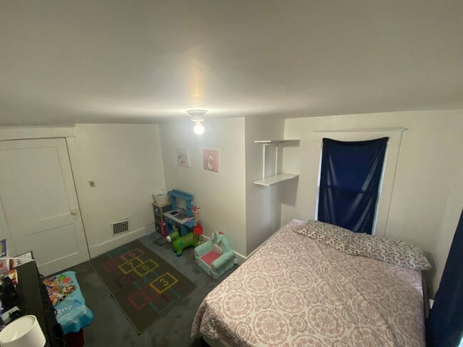 Bedroom - 42 Howard Ave