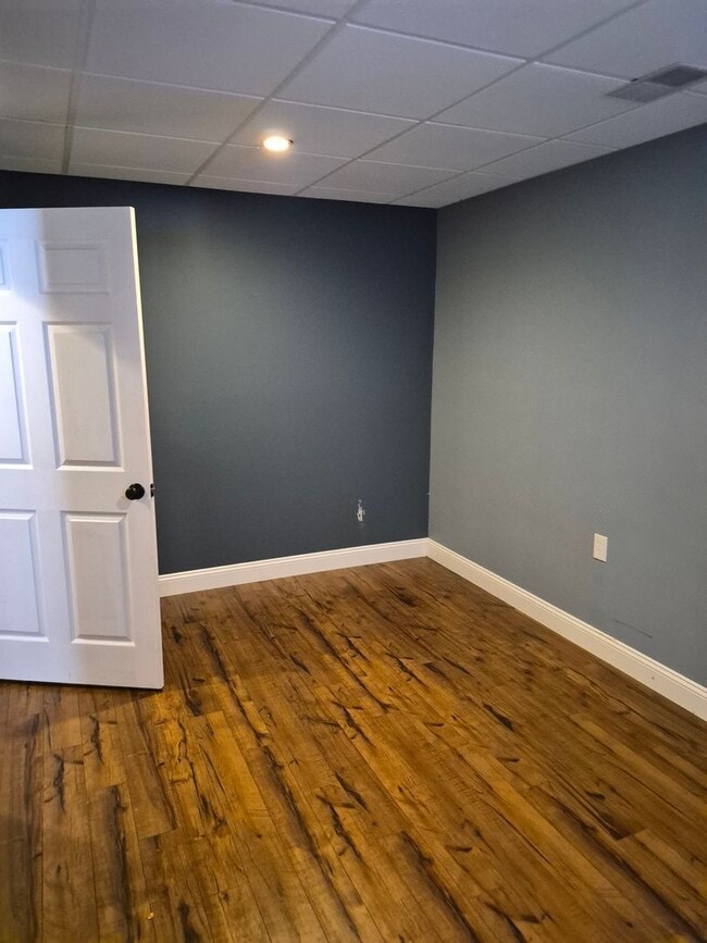 Building Photo - 79 Rogue River View Dr NE