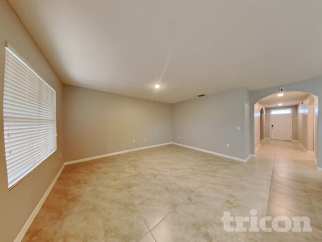 Foto del edificio - 530 Squires Grove Dr