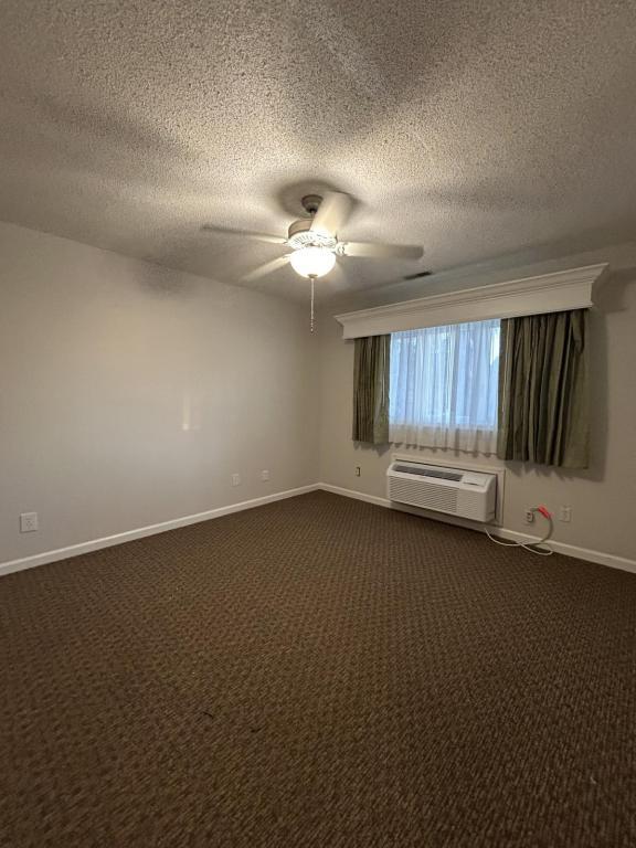 Building Photo - 212 Double Eagle Dr