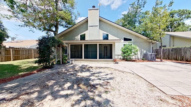 Building Photo - 3155 Hampstead Dr