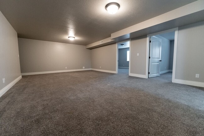 Building Photo - 132 E 650 S