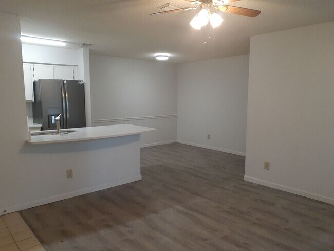 Foto del edificio - 12851 Daybreak Cir