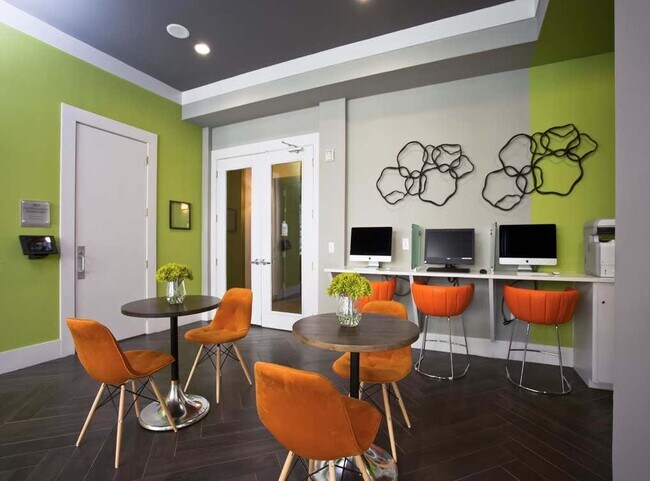 Foto del edificio - A 1 Bed Needs Someone To Occupy It