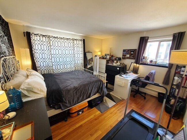 Building Photo - ALLSTON 2-BED ON BROOKLINE LINE WITH PARKING, POOL; HT HW INCL, NO FEE