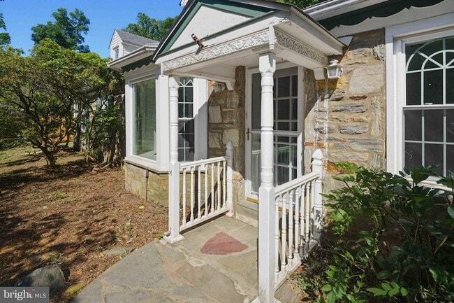 Photo - 1268 Rydal Road Unit House