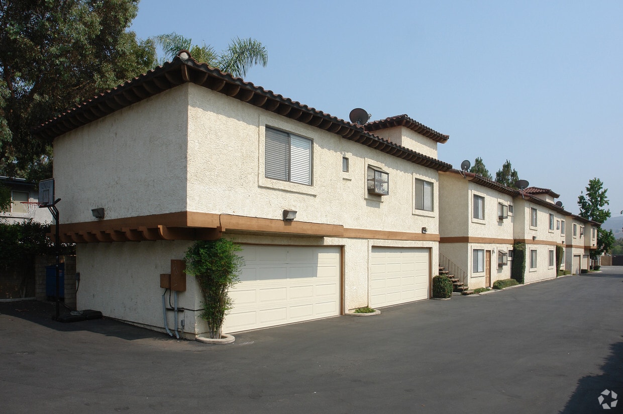 Building Photo - 1829 Patricia Ave