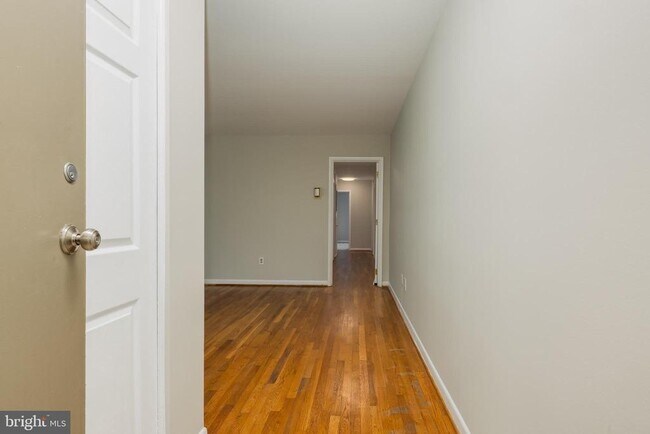 Foto del edificio - 10506 Weymouth St
