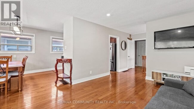 Building Photo - 21 Thornbeck Dr