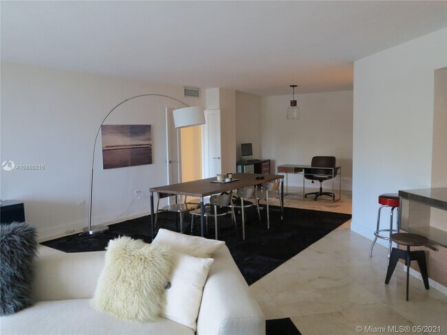 Foto del edificio - 200 Ocean Ln Dr