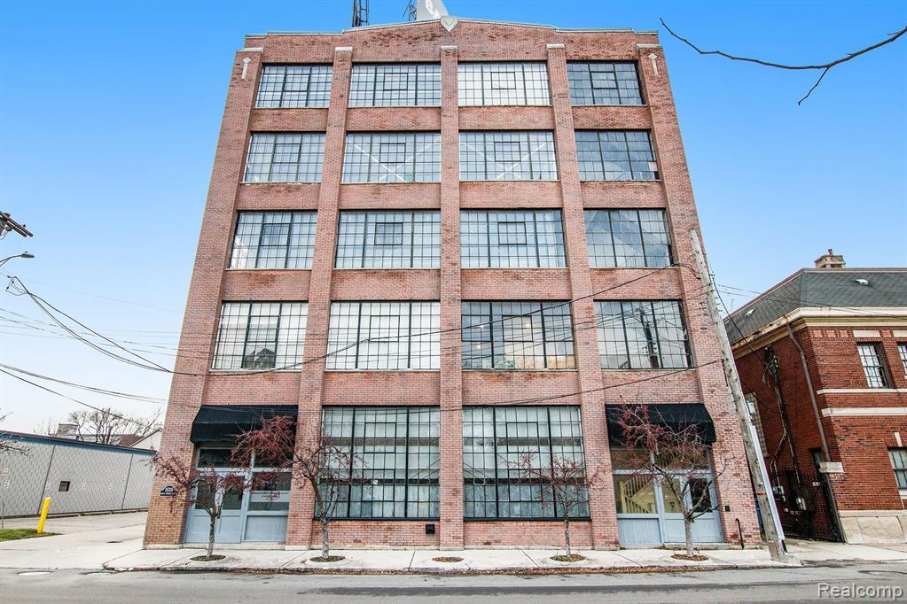 Primary Photo - 1535 Sixth St