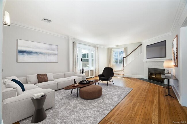 Building Photo - 3 Soundview Dr