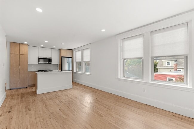 Foto del edificio - 26 Bradlee Rd