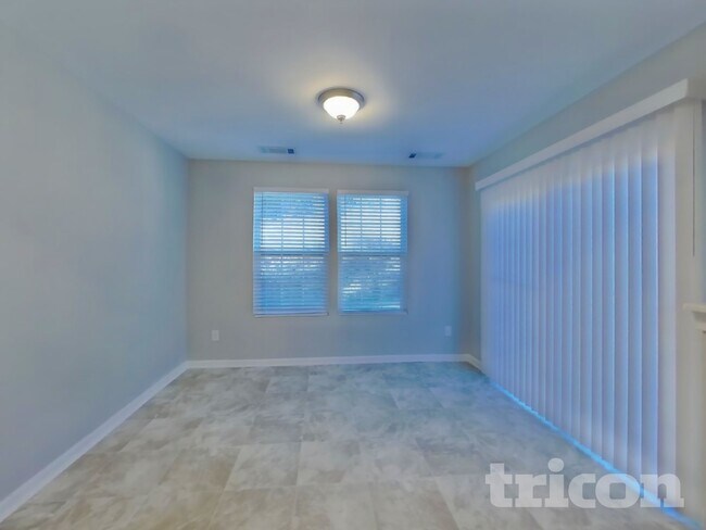 Foto del edificio - 2609 Jordan Ridge Dr