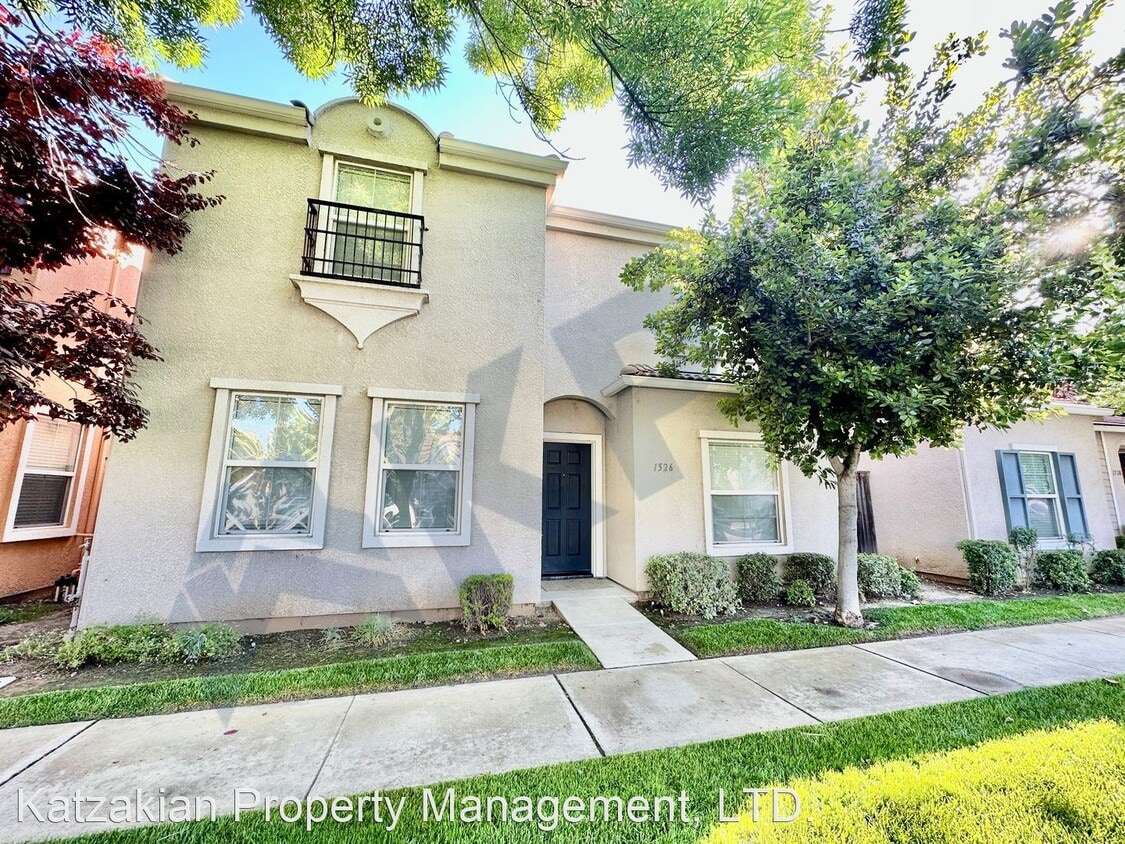 Primary Photo - 4 br, 2.5 bath House - 1526 Cat Tail Drive