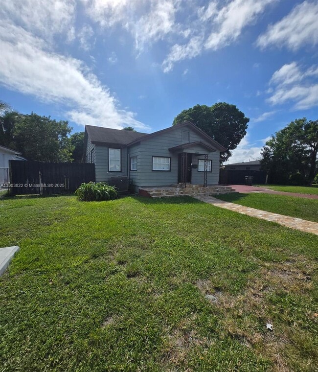 Foto del edificio - 2420 Jackson St