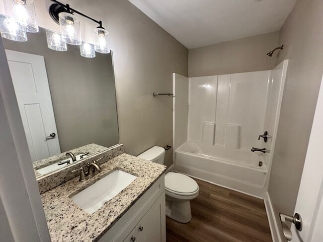 Building Photo - 515 Boulevard