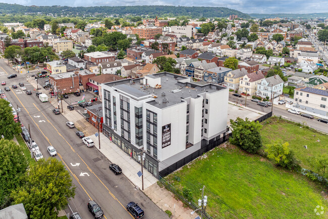 Building Context Aerial - 141-147 Crooks Ave