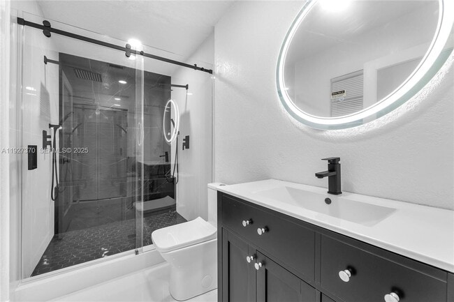 Building Photo - 1541 NW 1st Ct