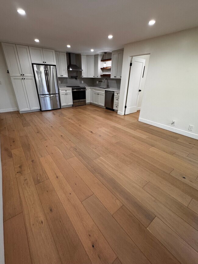 Sala de estar y cocina - 5830 Benner St
