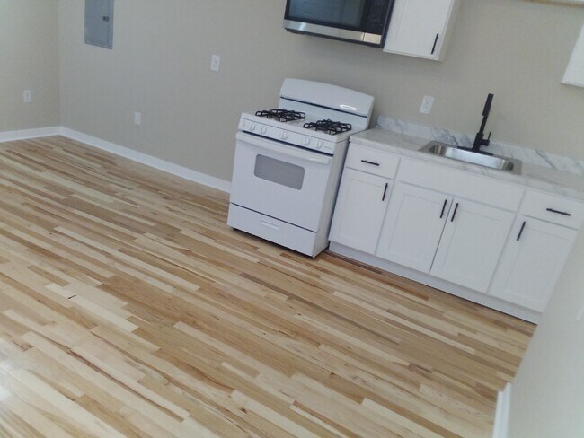 Cocina - 1118 W Rockland St