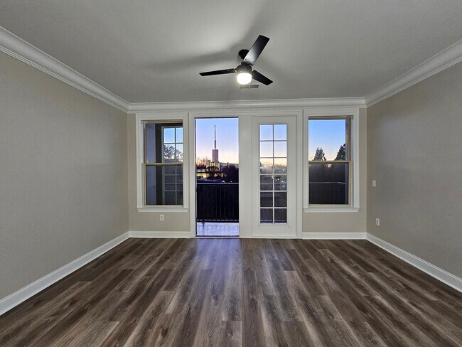 Building Photo - 900 Abernathy Rd NE