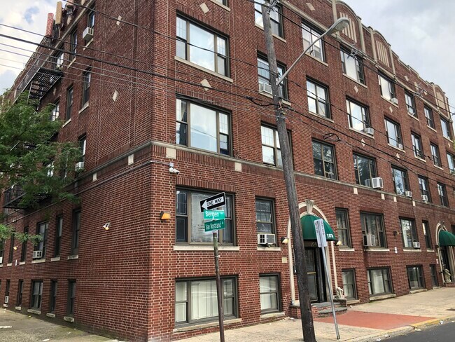 Building Photo - 1870 John F Kennedy Blvd