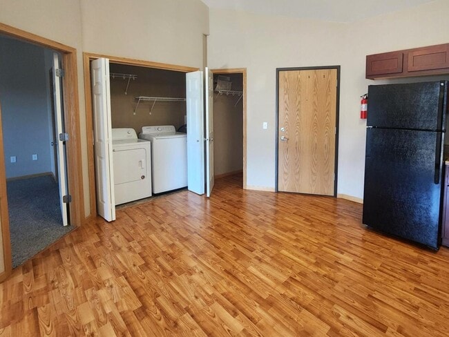 Building Photo - 2230 W Lake Rd