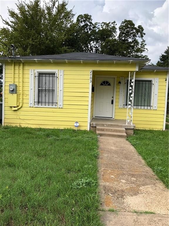 Primary Photo - 2703 Rochester St