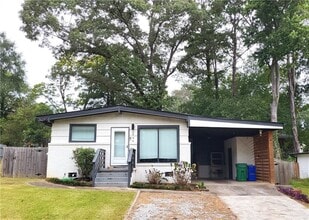 Building Photo - 2846 Monterey Dr