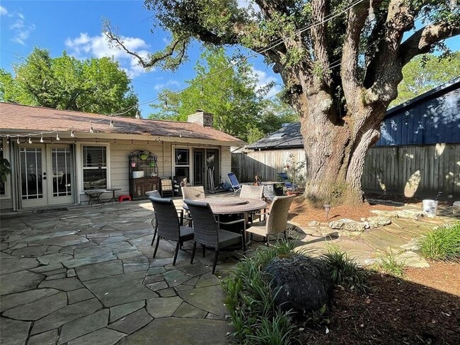 Building Photo - 11306 Valley Stream Dr