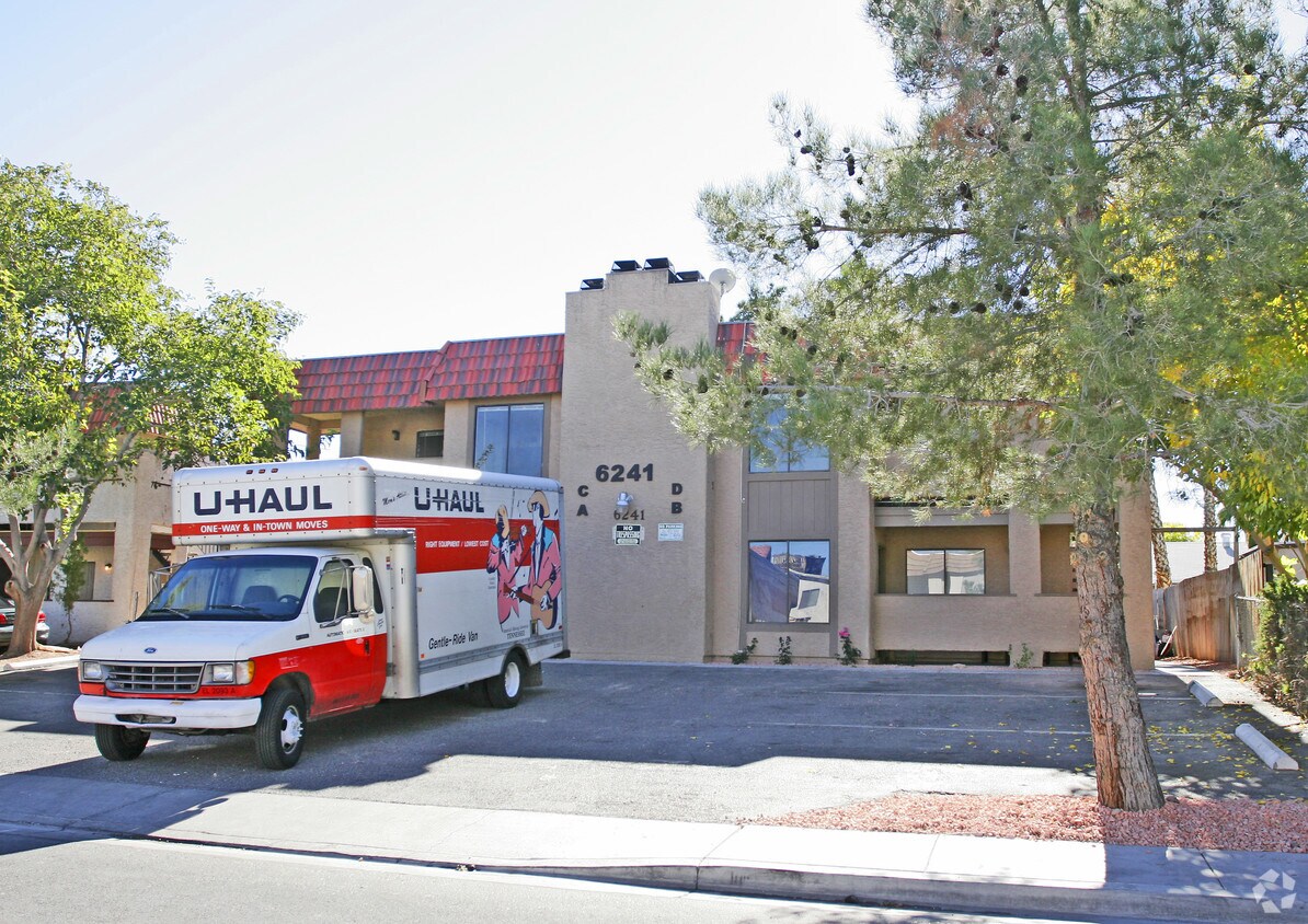 Building Photo - 6241 Bellota Dr