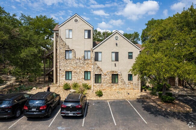 Foto del edificio - Deatonhill Condominiums