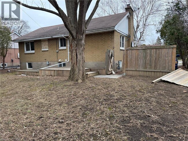 Photo du bâtiment - 180 W 18th St