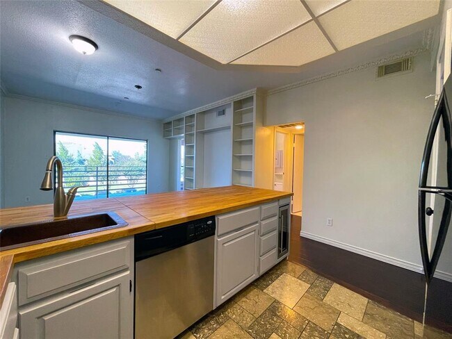 Foto del edificio - 793 Davis Rd