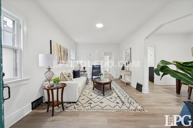 Foto del edificio - 1044 Hawk St