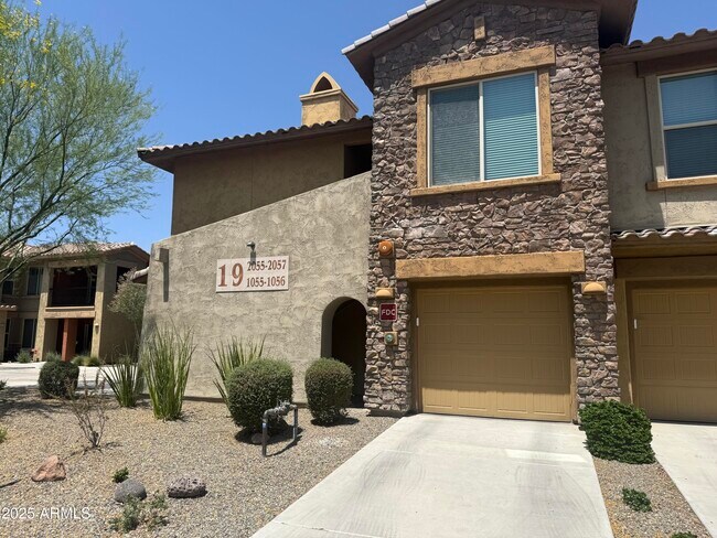 Building Photo - 2425 W Bronco Butte Trl