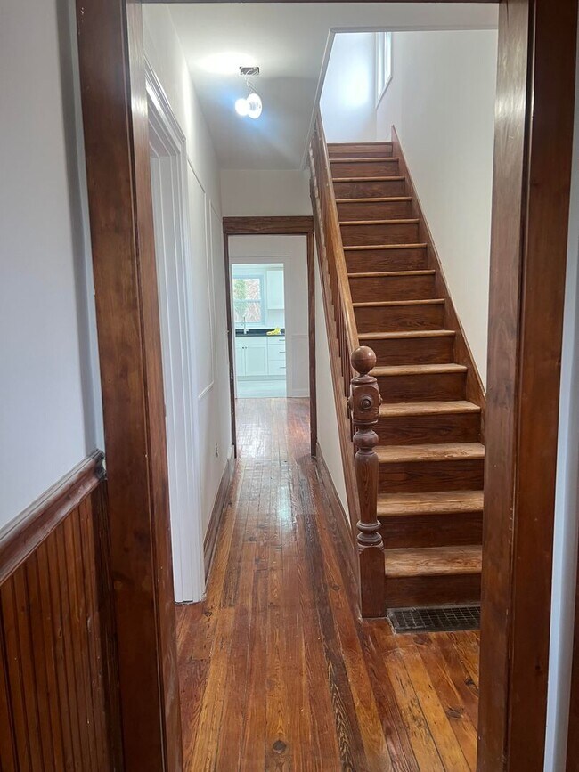 Foto del edificio - 3 Bedroom Single Family House for Rent in Neptune!