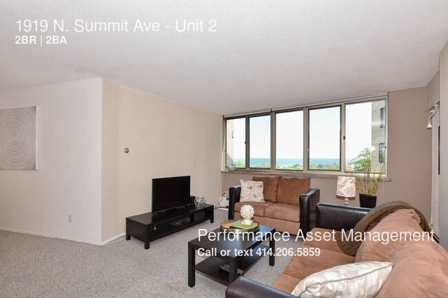 Foto del edificio - 1919 N Summit Ave