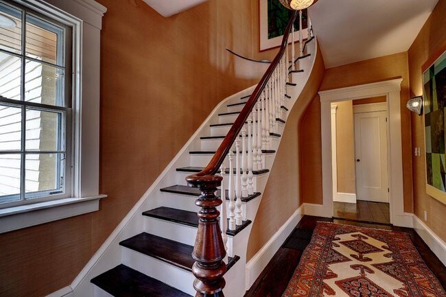 Building Photo - Beautiful House in College Hill