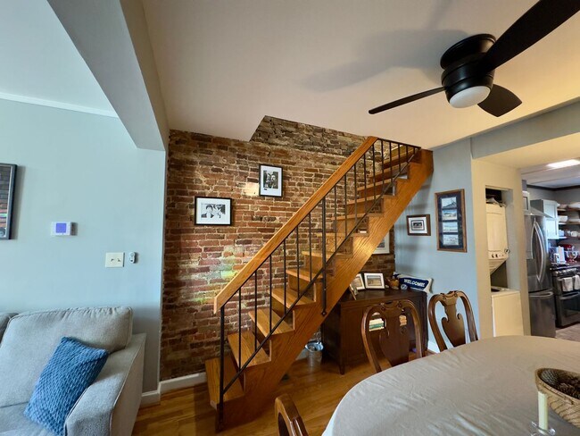 Foto del edificio - Charming 2 Bedroom/1 Bathroom Townhome with In-Unit Laundry in Ridgley's Delight, MD!