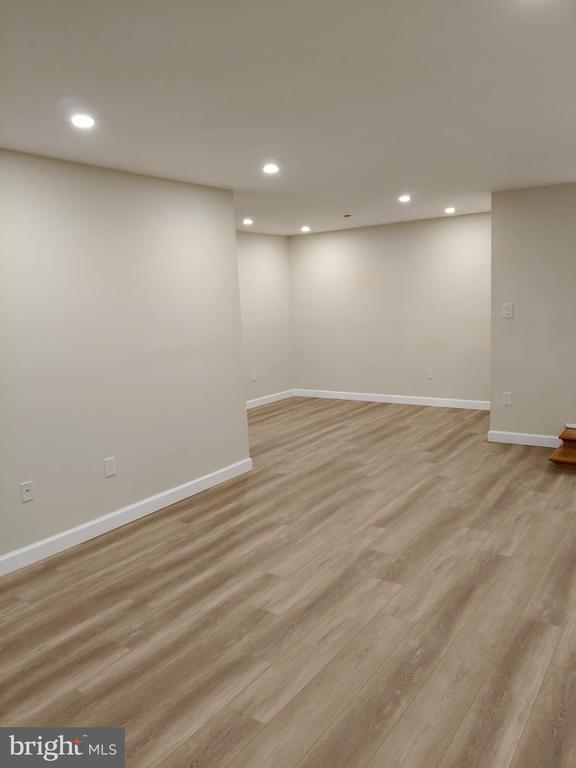 Foto del edificio - 423 Christopher Ave