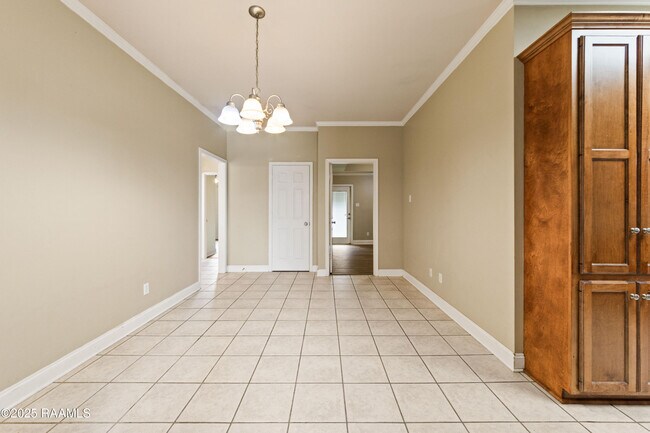 Building Photo - 204 Jane Dr