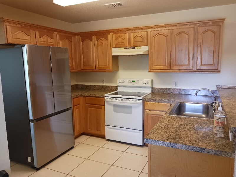 Foto principal - 715 N Pecan St