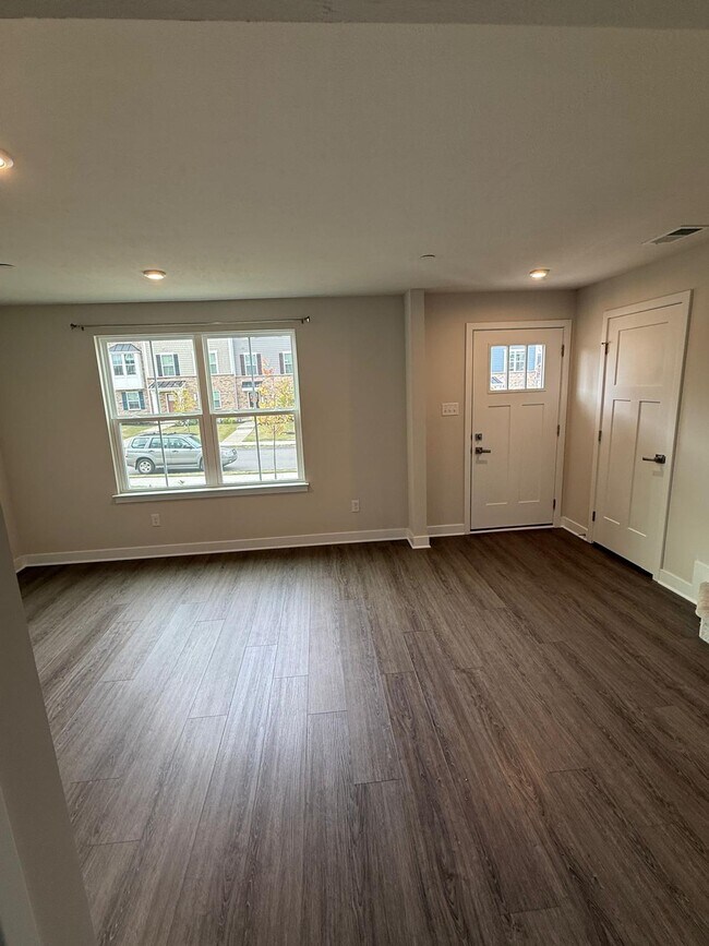 Foto del edificio - 9005 Hickory Rd