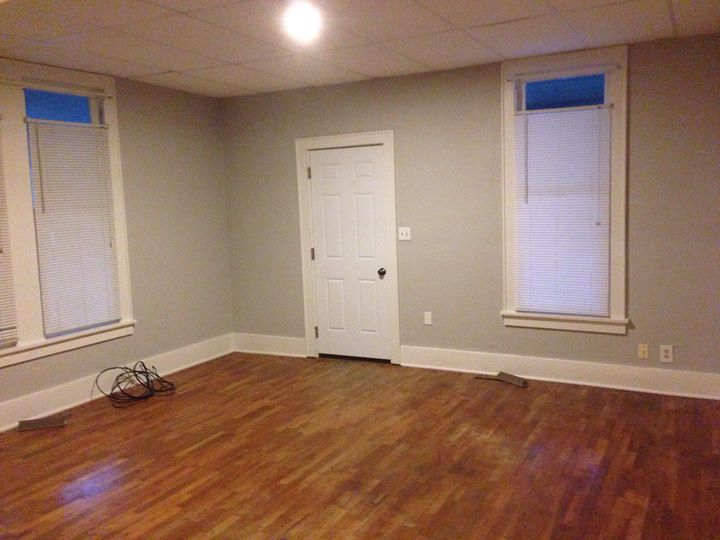 Living Room - 220 N Pine St