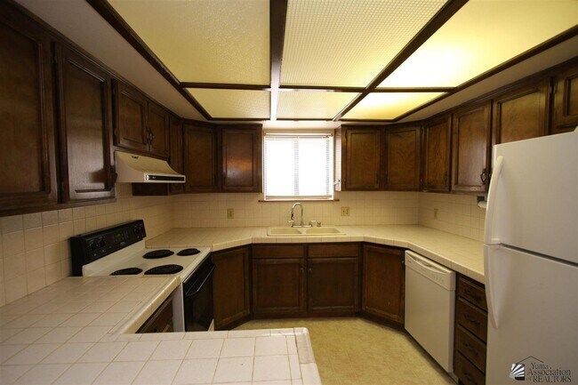 Building Photo - 1465 E Laguna Pl