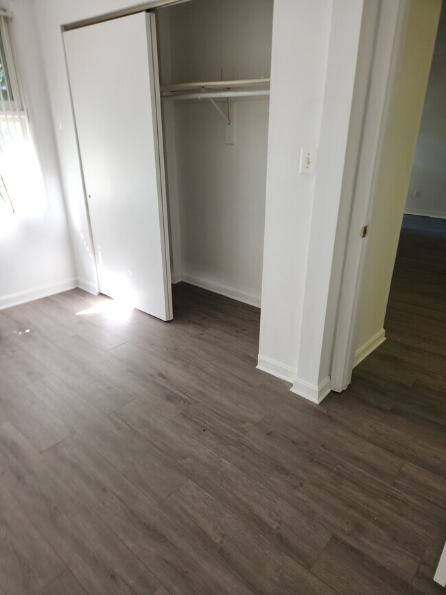 Habitación con armario - 7402 18th Ave