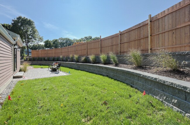 Foto del edificio - 144 Old Connecticut Path