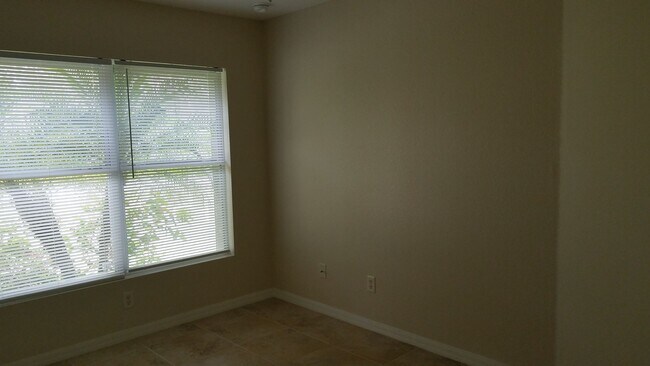 Building Photo - !!! AVAILABLE NOW !!!   !!!PRICE REDUCED!!...